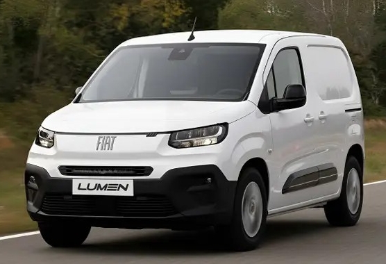 Lumen Grillkit er designet for å integreres naturlig i bilens front. Gi din bil et kraftig oppgradert lysbilde. Med Lumen Grillkit, skreddersydd for en sømløs og stilren montering.