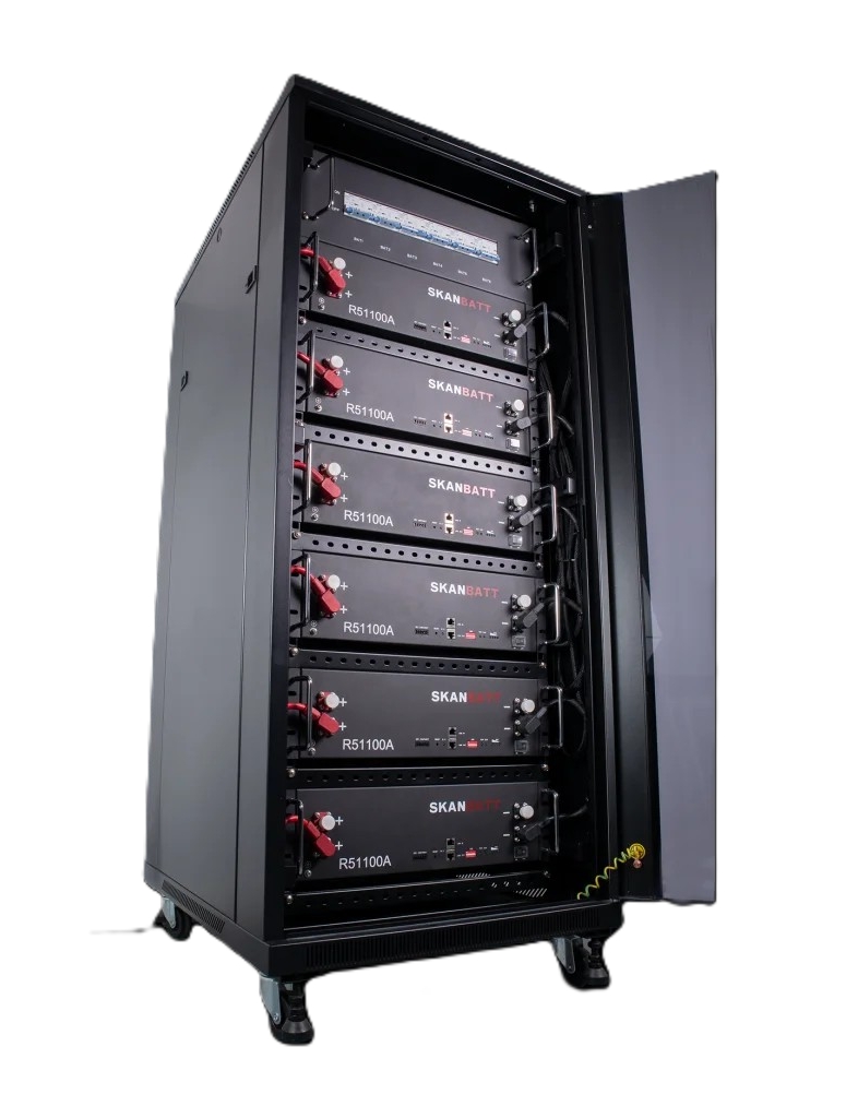 Komplett rackløsning med batteriskap og 6-batterimoduler.