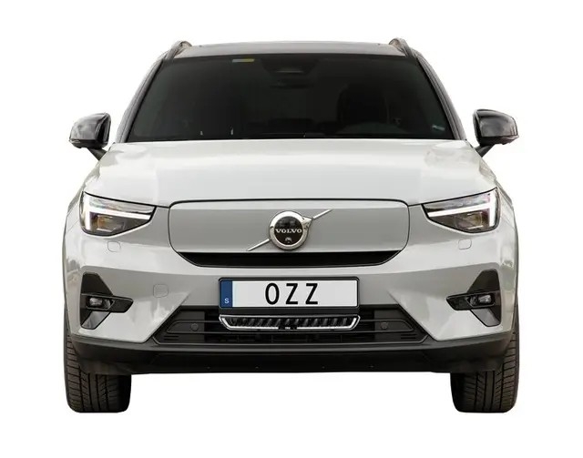 I dette modelltilpassede fjernlyssettet medfølger det mest essensielle av det som trengs for en enkel montering av OZZ XB1 P20” på denne Volvo modellen.